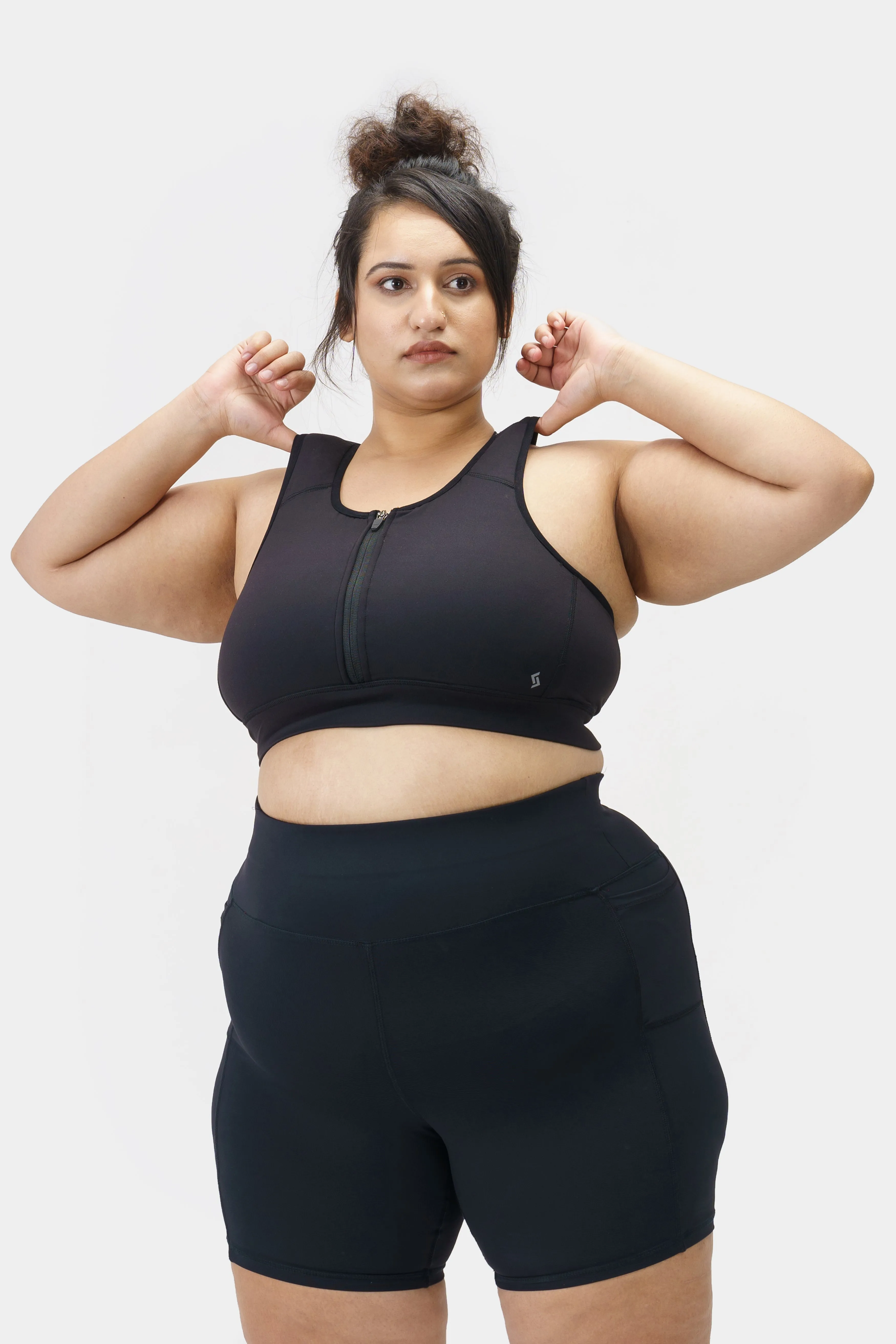 Zip-Up Sports Bra: Black